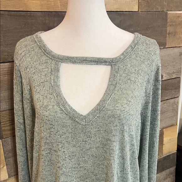Maurices Light Grayish Teal Long Sleeve Top with Cutout - Picture 4 of 16